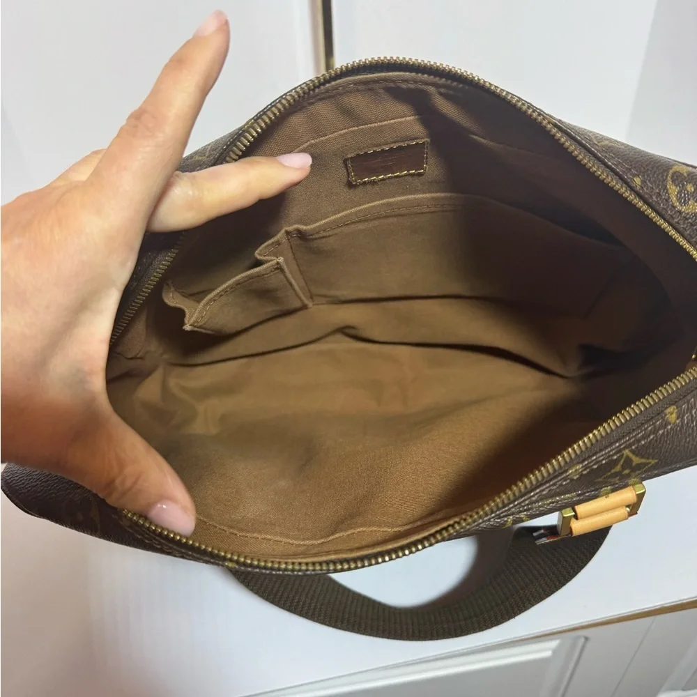 AUTHENTIC Louis Vuitton Dark Brown Monogram Briefcase